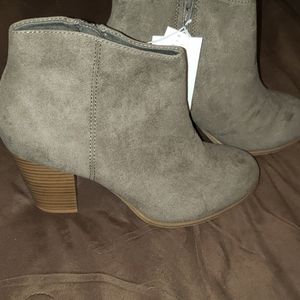 Women's heeled booties
